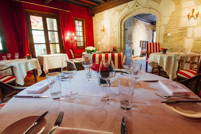 Salle <span>restaurant La Table d'Igé **** en Bourgogne.</span>